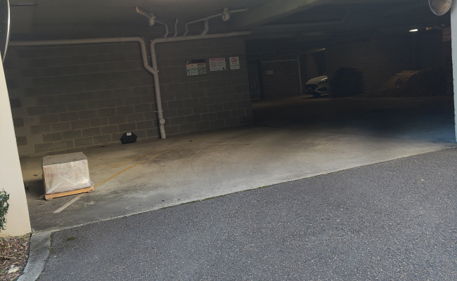 Great secure parking space with cctv in Marsfield