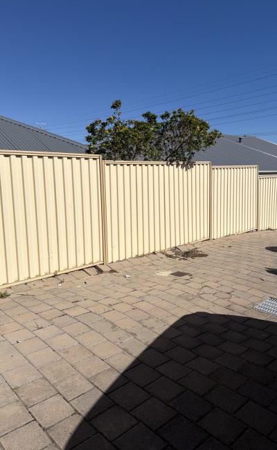 Driveway parking space for rents - Morley
