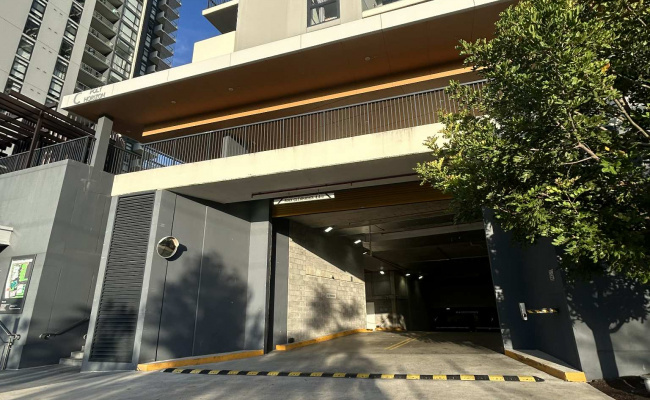 Indoor Secure Parking next to Epping Station