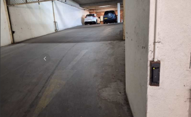 Bondi Beach - Secure Indoor Parking above McDonald