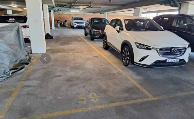 Bondi Beach - Secure Indoor Parking above McDonald