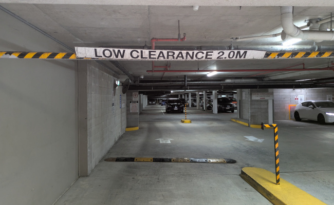 VERY BIG parking slot near the Royal Brisbane Women's hospital RBWH