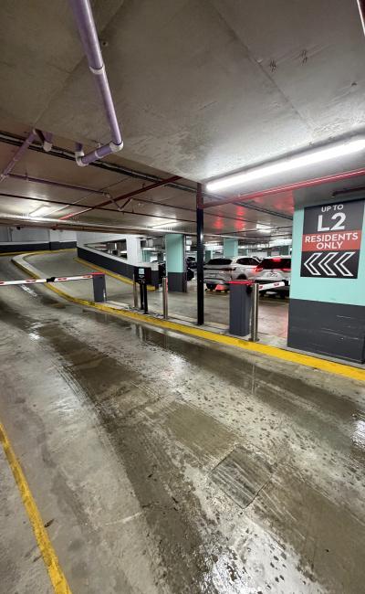 1 parking Olympic Park 2 minutes walk to Accor Stadium