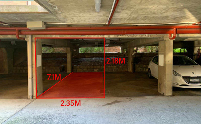 Parking spot near Melbourne Uni and Lygon St