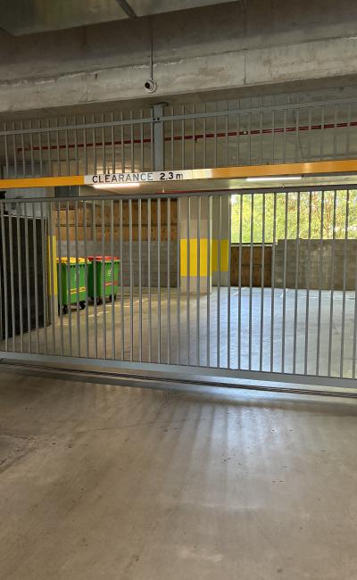 Undercover secure parking. 7 Min Walking distance to hospital. Spot #3