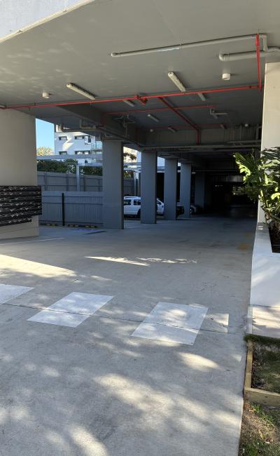 Undercover secure parking. 7 Min Walking distance to hospital. Spot #3