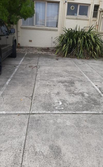 Balaclava - 24/7 Carport Parking Train Station