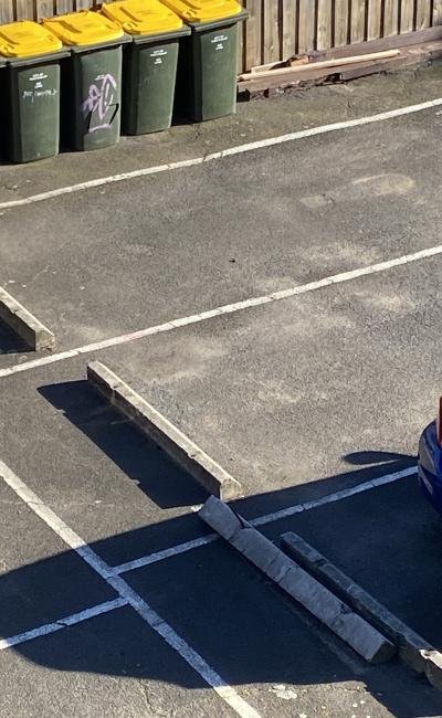 Great parking space four minute walk from balaclava station