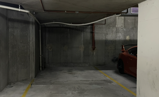 CBD Secure parking spot for rent & 24/7 access