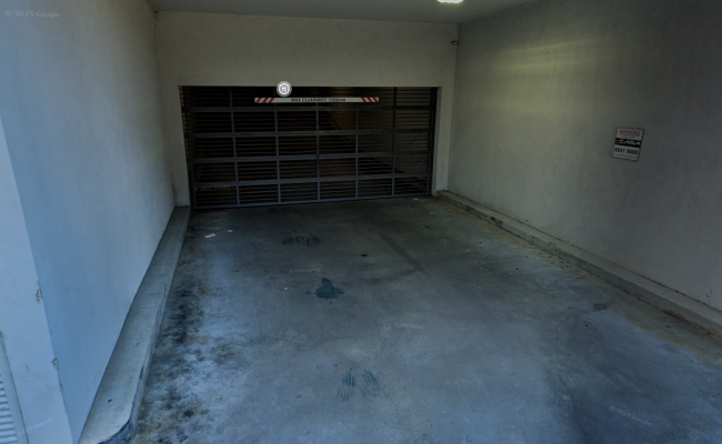 Greate parking space near Westfield Carousel, WA