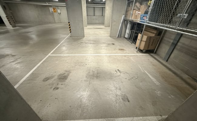 Luxury Building Undercover Space plus Storage in South Yarra