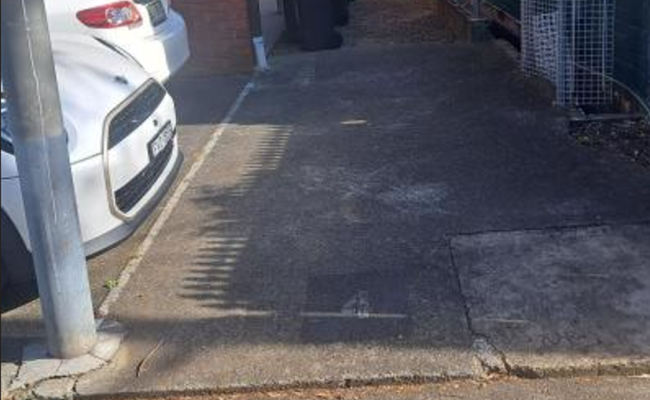 1 minute to Forest Lodge Primary School