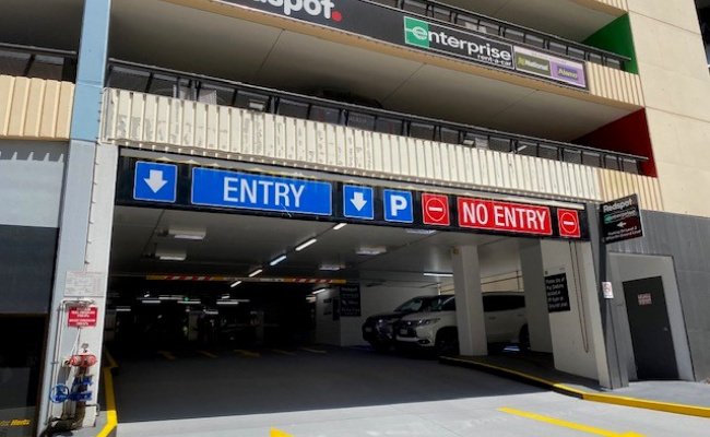 Brisbane City - UNRESERVED Parking near The Myer Centre