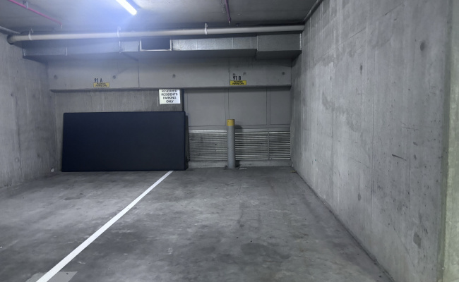 Central CBD, flexible booking for weekdays only or full week, weekly bookings accepted