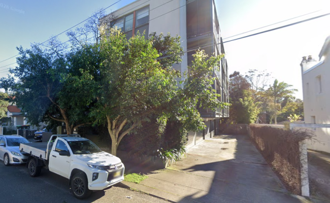 Parking space 8 min walk from Coogee Beach