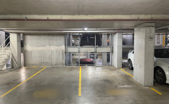 Secure Indoor Parking lot in Mascot