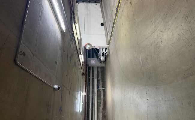 Secure Indoor Parking lot in Mascot