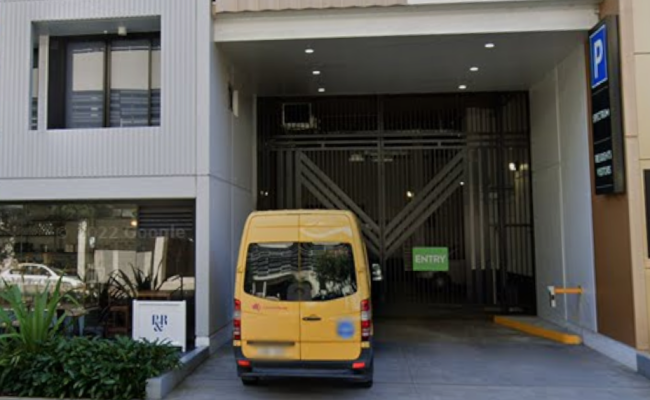 Airport parking-Mascot Spectrum Building