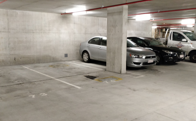 Fortitude Valley Parking near Train Station