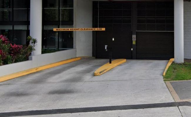 Easy Parking, just 5 Min from Station