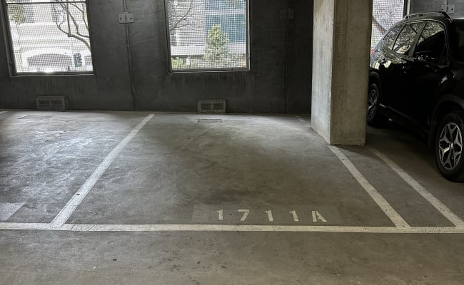 Parking space available (173 City Road)