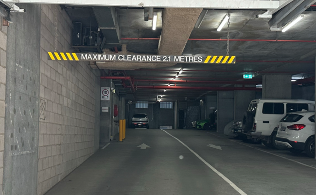 Parking space available (173 City Road)