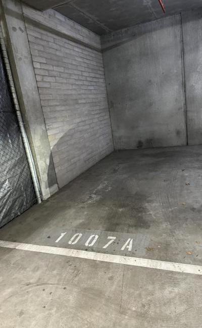 Great Parking near CBD in Southbank