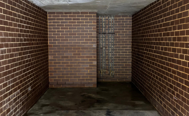 SAFE & PRIVATE GARAGE PARKING - WALK TO CHAPEL ST & SOUTH YARRA STATION