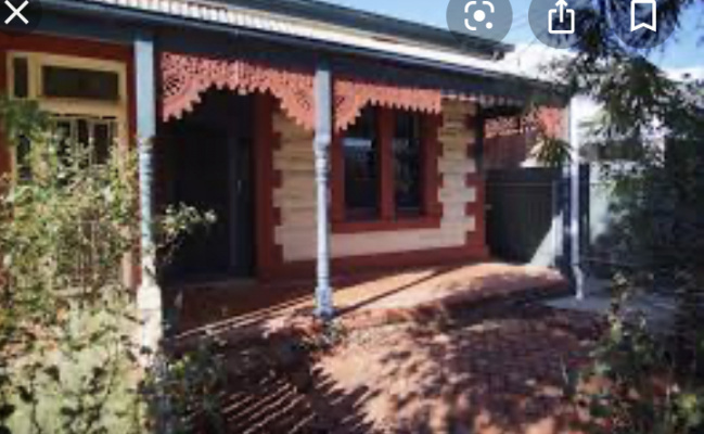 10mins from Adelaide airport, discreet back alleyway entrance. Locked gates, safe neighbourhood.