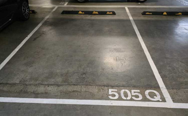 South Yarra  - Great Secure Parking Bay near Train Station