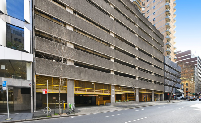 Amazing location Car spot in CBD