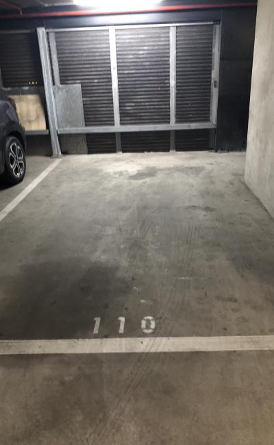 Parking spot available near CBD in Southbank