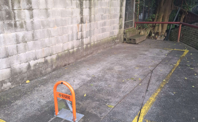 Great outdoor parking space with shade