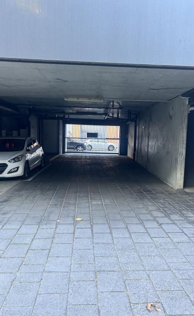 Great secure undercover car space for rent right in the heart of Prahran, 3 min walk to Chapel St