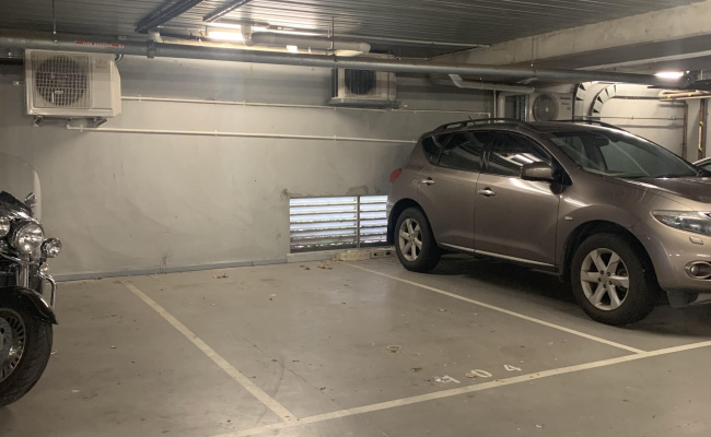 East Melbourne - Secure Indoor Parking Near MCG
