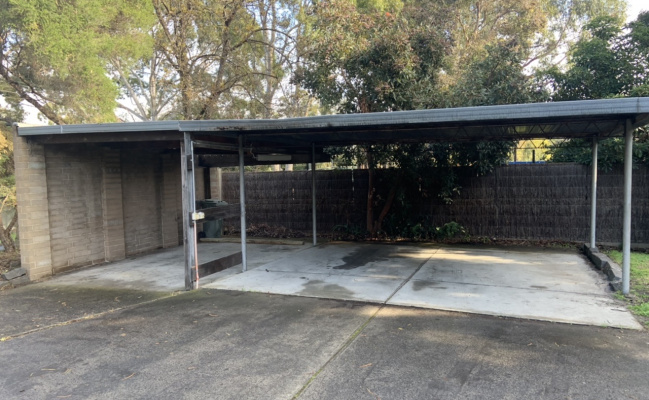 Store your trailer/vehicle undercover in Bayside. Single space available.