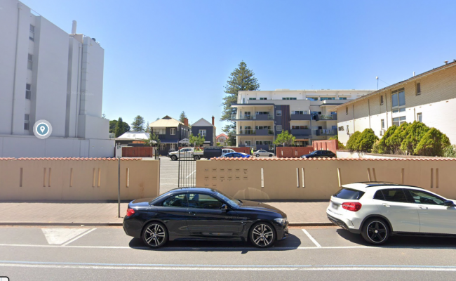 Glenelg parking steps from the beach