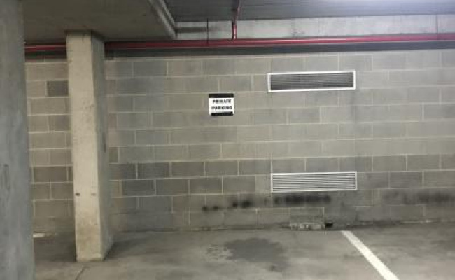 Secure affordable parking space at South Yarra right before Alfred hospital!