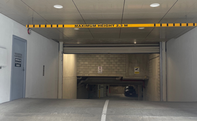 Secure parking in Newstead/Tenerife
