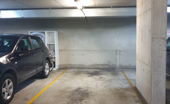 Manly Vale - Secure indoor car space