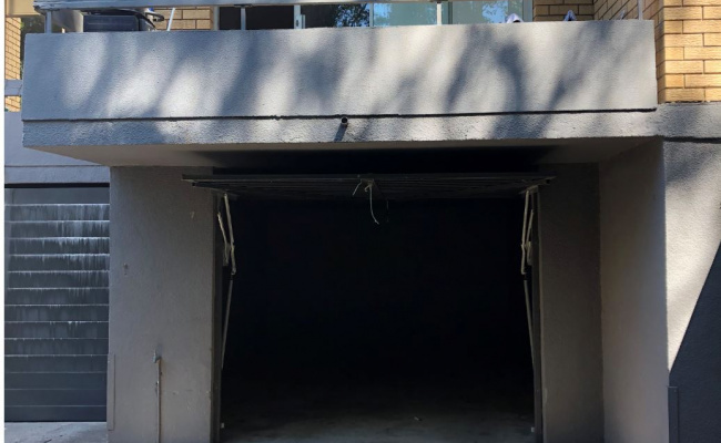 Locked garage and storage space in Coogee