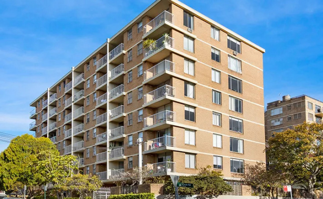 Great car space near CBD / Centennial Park