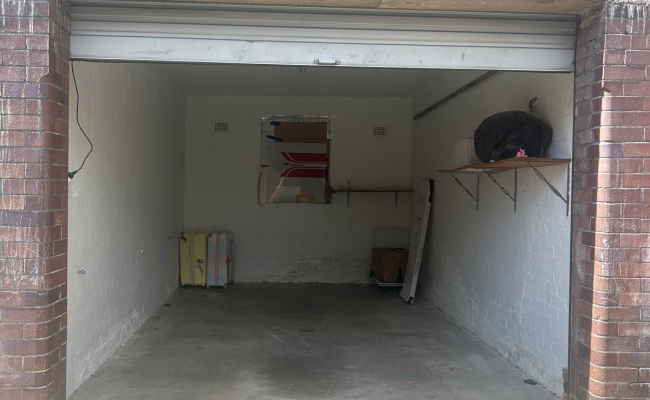 Garage park Randwick