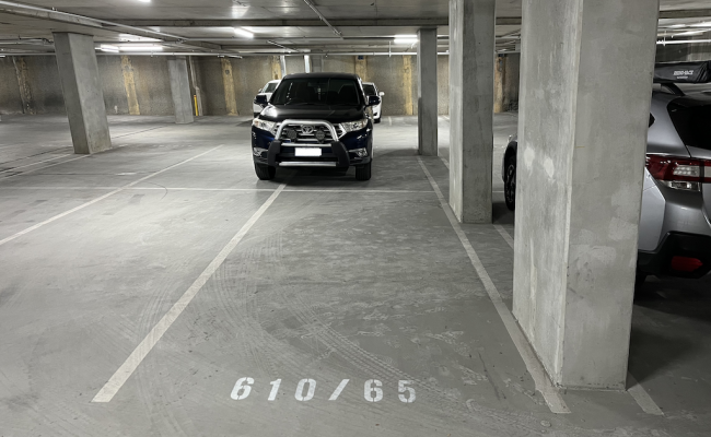 Secured parking in City (65 Cooyong Street)