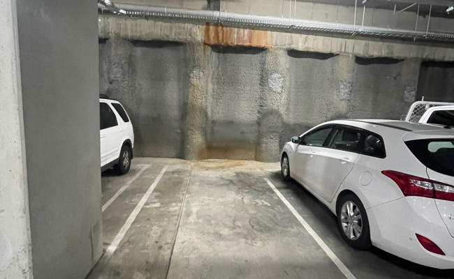 Great Parking Space Next to Canberra Centre