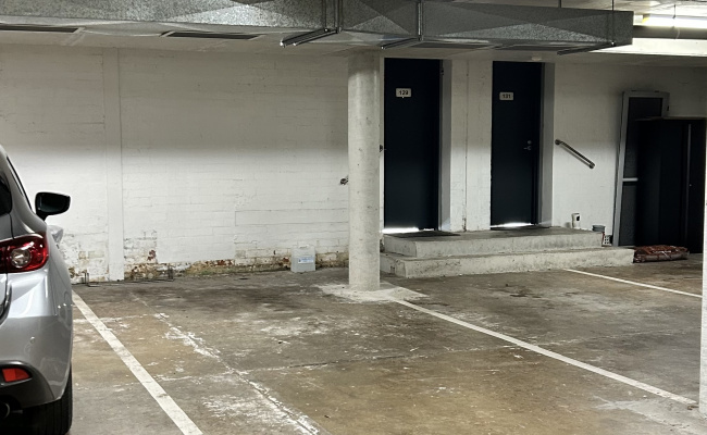 13 Mins walk to Green Sq / Redfern Station, indoor parking