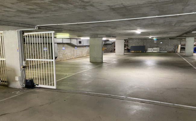 SECURE COVERED CAR PARK IN CENTRAL SOUTH BRISBANE LOCATION