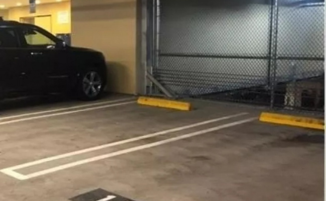 Parking space close to Toongabbie station and shopping centres