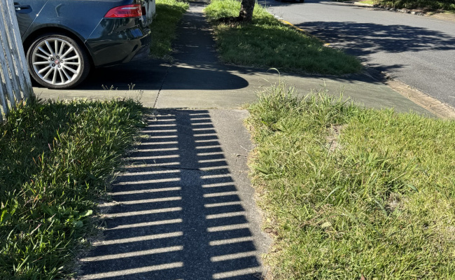 STRESS-FREE parking space 2 minute walk from Yeerongpilly train station & 4 kilometres from BNE CBD