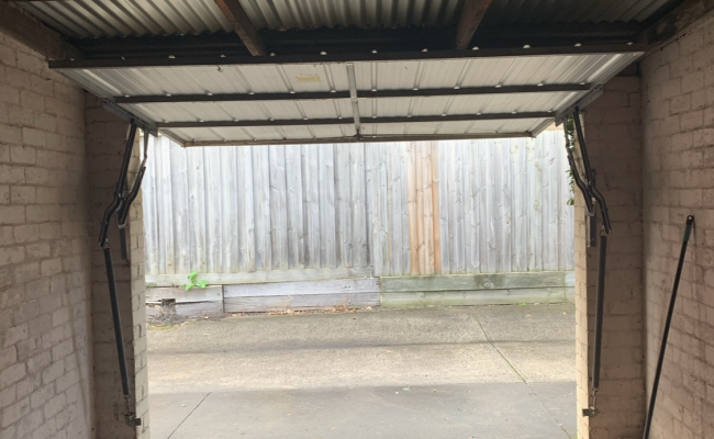 Secure lock up single garage in Caulfield North